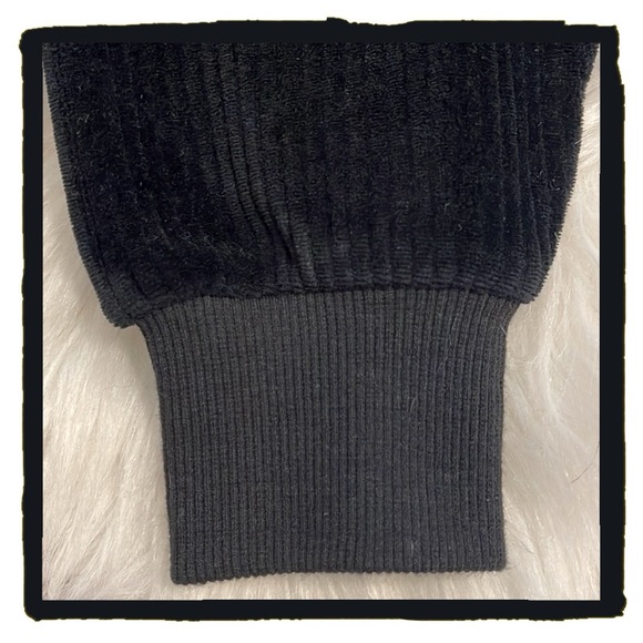 💕NWT Super Cute Black Long Sleeved Milano di Rouge Crop Top💕 - Picture 4 of 9